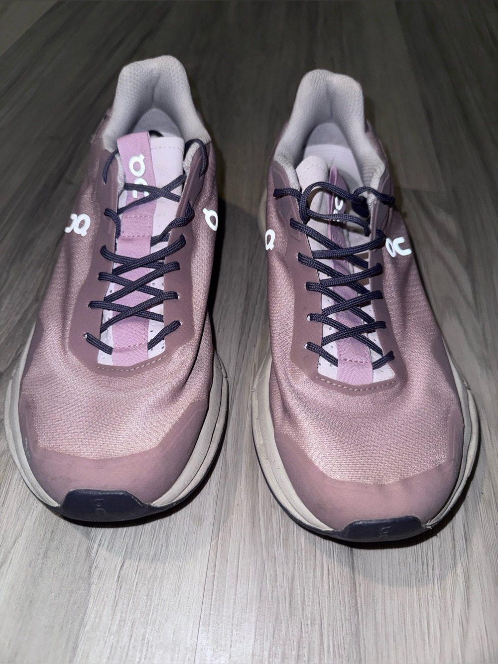 Oncloud Running Women’s Dusty Rose and Light Pink Athletic Sneakers